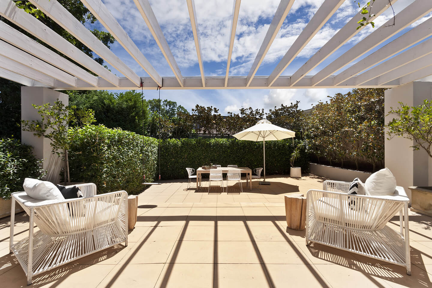 patio builder cairns