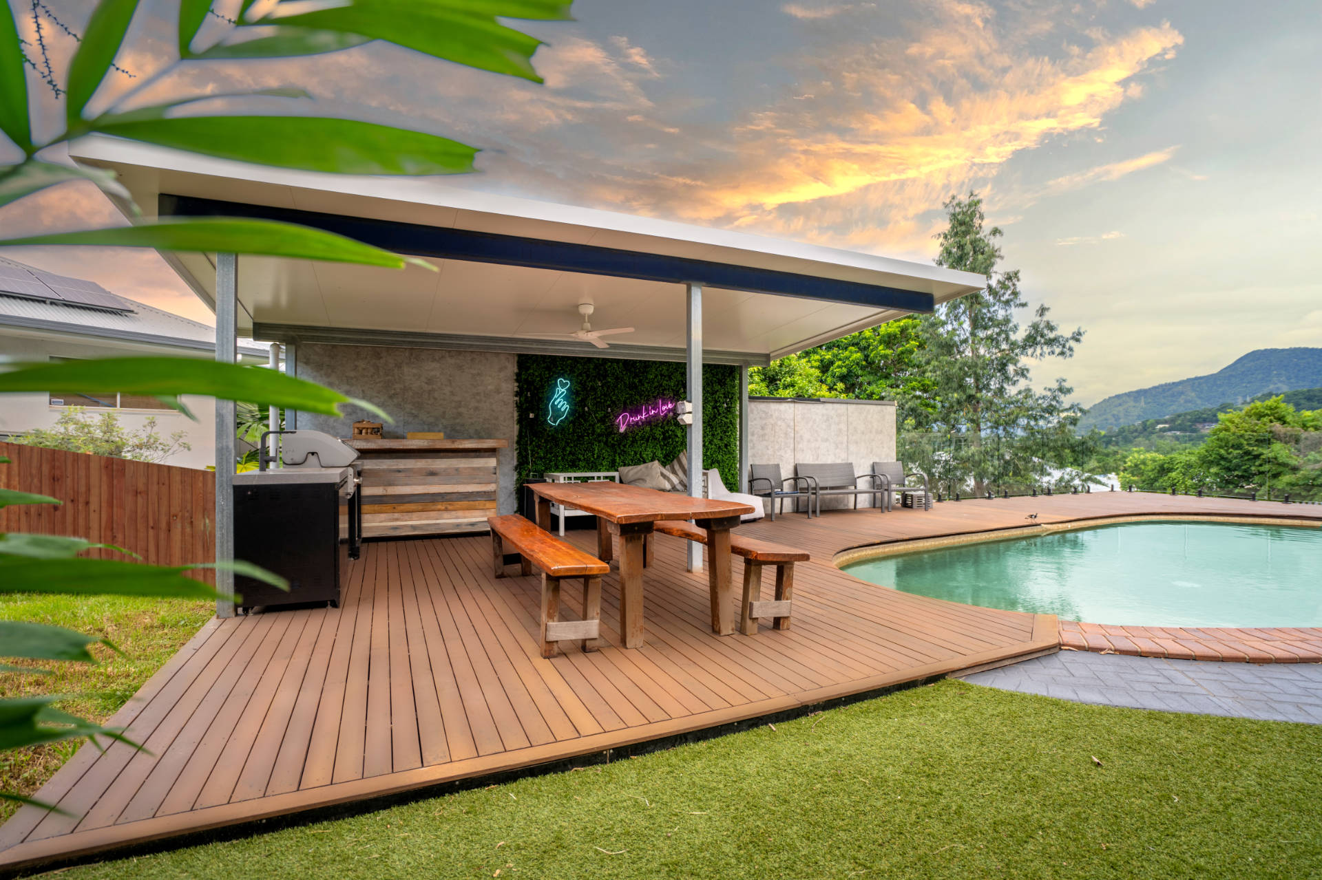 deck builder cairns